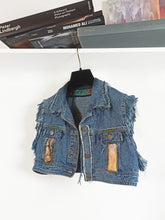 Load image into Gallery viewer, MAÉHSA ROMANE CROP-TOP